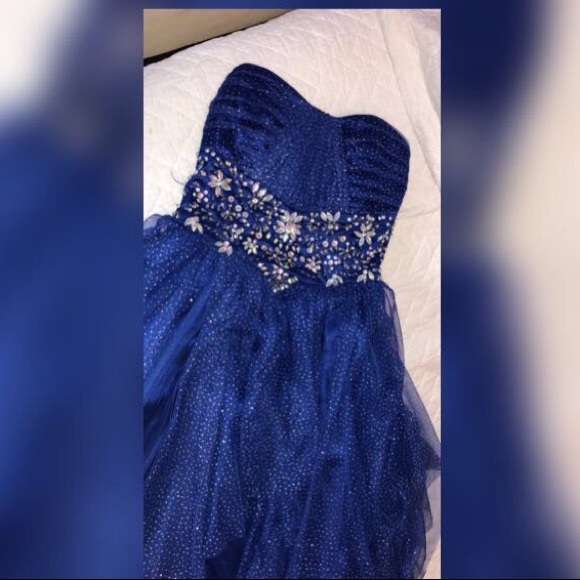 🌸ROBERTA PROM DRESS🌸 - Picture 2 of 5